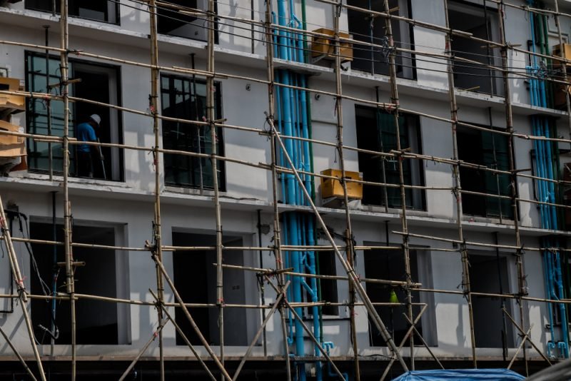 ترميم وصيانة المباني